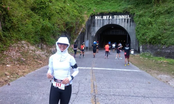 A sight you will often see during the run, notice other runners taking pics as well! Wifey shown here about to enter Malinta tunnel.. not for the faint hearted